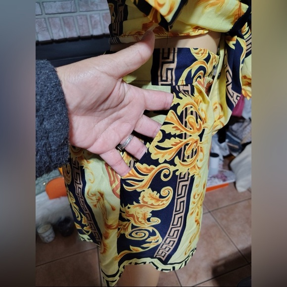 SHORT SET: 2Pc Black and Gold w/Greek Detailing, NWT - Picture 11 of 15